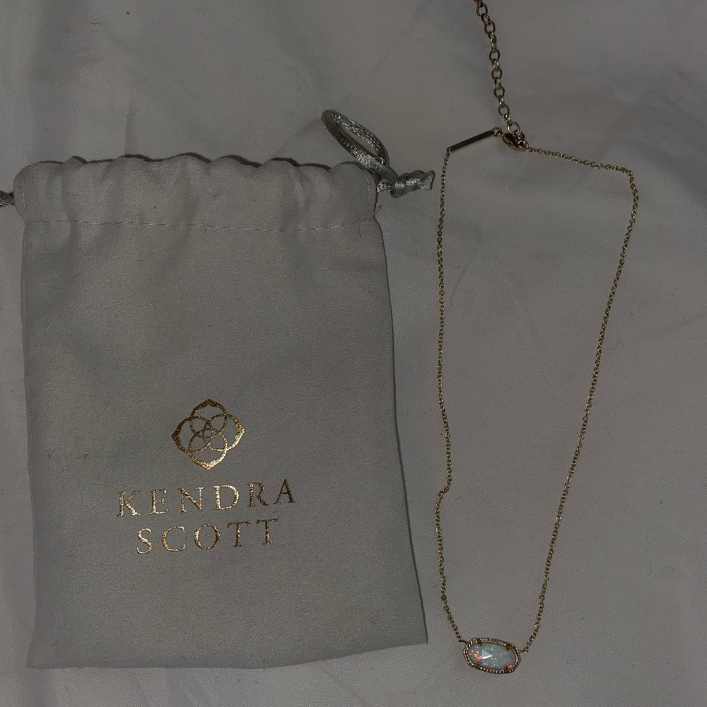 Kendra scott necklace